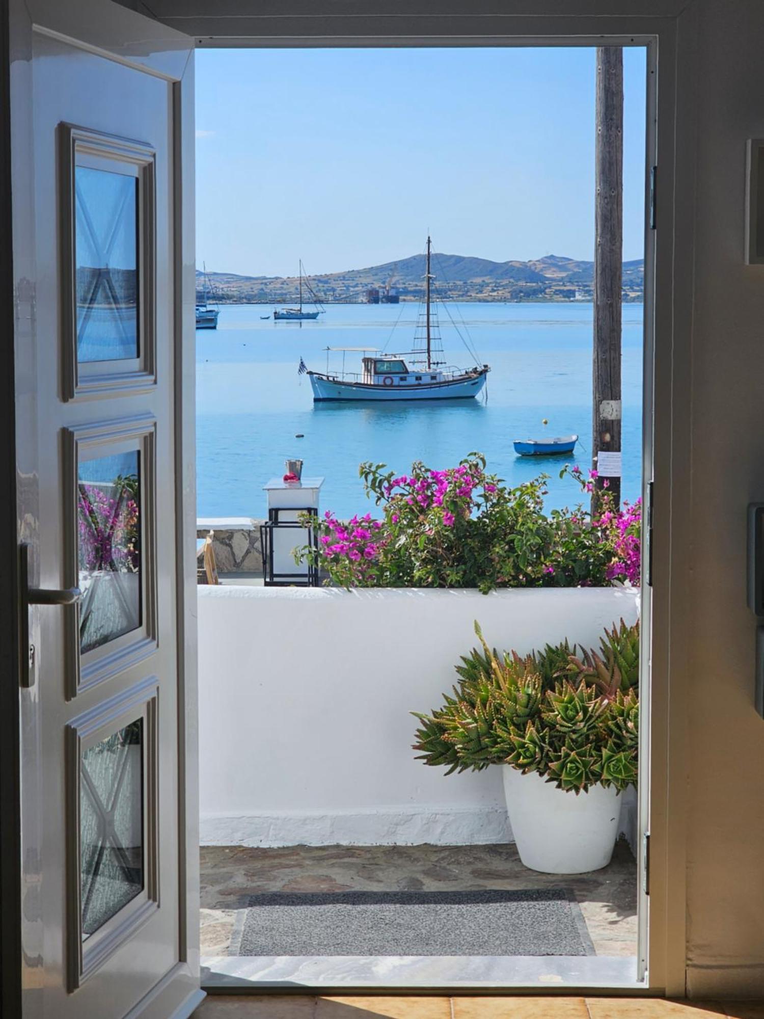 Hotel Milos *